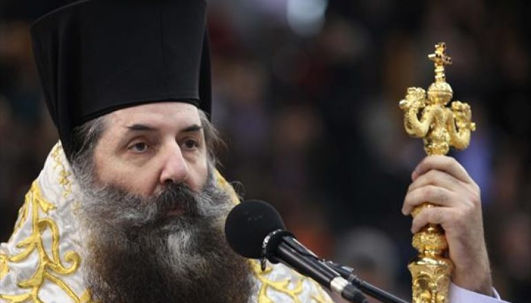 Ο Μητροπολίτης Πειραιώς εφ΄ όλης της ύλης στο Σπύρο Χαριτάτο