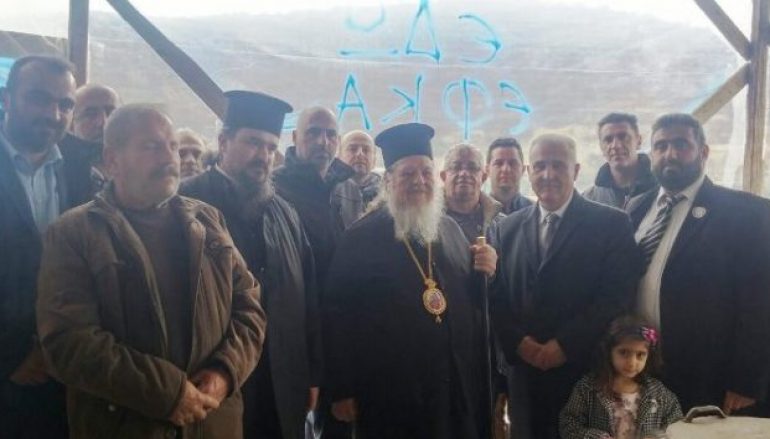 Ο Μητροπολίτης Φλωρίνης στο μπλόκο των αγροτών στο Μανιάκι (ΦΩΤΟ)