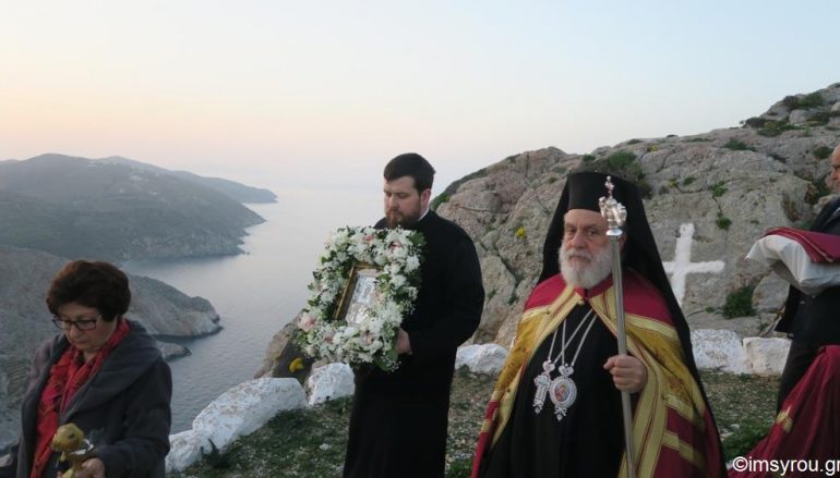 Η Φολέγανδρος εόρτασε την Παναγία Μαρτιάτισσα (ΦΩΤΟ)