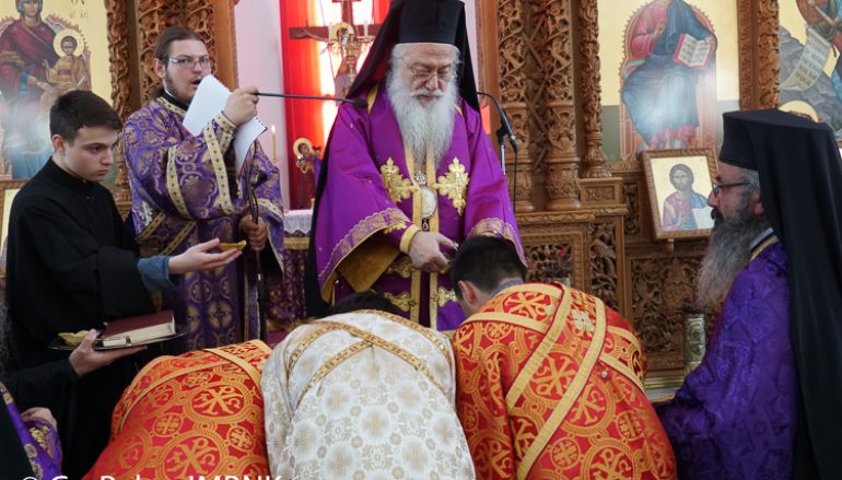 Χειροθεσία τριών νέων Αναγνωστών από τον Μητροπολίτη Βεροίας (ΦΩΤΟ)