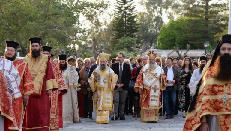 Χιλιάδες Πατρινοί στον Εσπερινό της Αγάπης (ΦΩΤΟ)