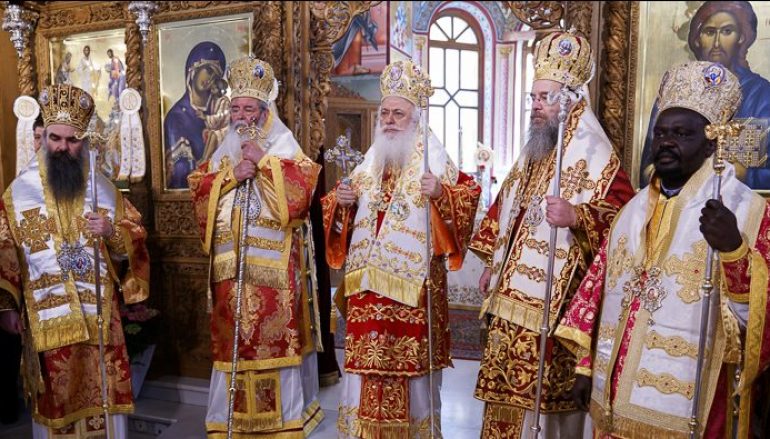 Πολυαρχιερατική Θεία Λειτουργία των Αγ. Ναουσαίων Νεομαρτύρων (ΦΩΤΟ)
