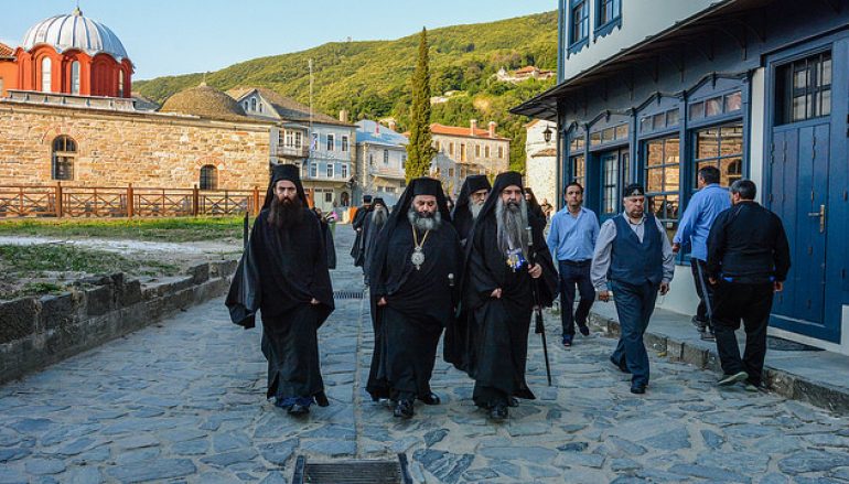 Ιερά Πανήγυρις του Άξιον Εστί Στον πάνσεπτο Ιερό Ναό του Πρωτάτου (ΦΩΤΟ)