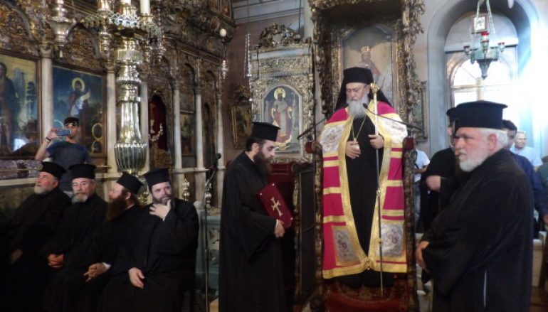 Προσκυνητές από την Κόρινθο στην Μεγαλόχαρη της Τήνου (ΦΩΤΟ)