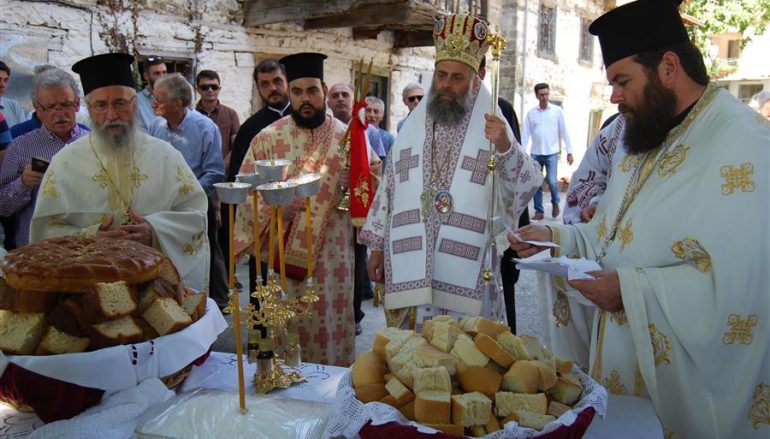 Ο Μητροπολίτης Θεσσαλιώτιδος στον Ι. Ναό Αγ. Παρασκευής Αηδονοχωρίου (ΦΩΤΟ)