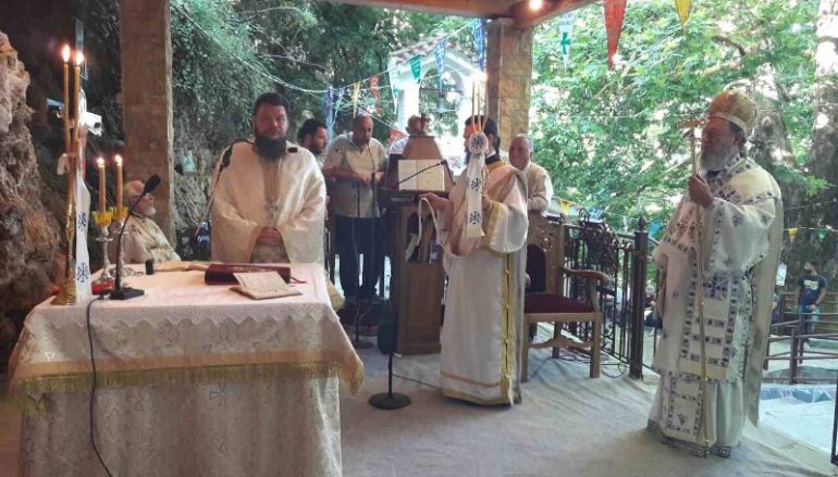 Ο εορτασμός της Αγίας Κυριακής στα Καμπιά Διρφύων (ΦΩΤΟ)