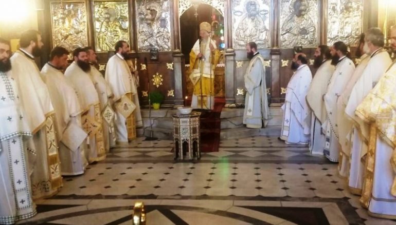 Ο Μητροπολίτης στην ενορία Αγίου Νικολάου Χαλκίδος (ΦΩΤΟ)