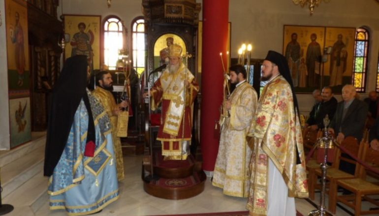 Ο Μητροπολίτης Κορίνθου στον Ι. Ναό Μεταμορφώσεως του Σωτήρος (ΦΩΤΟ)