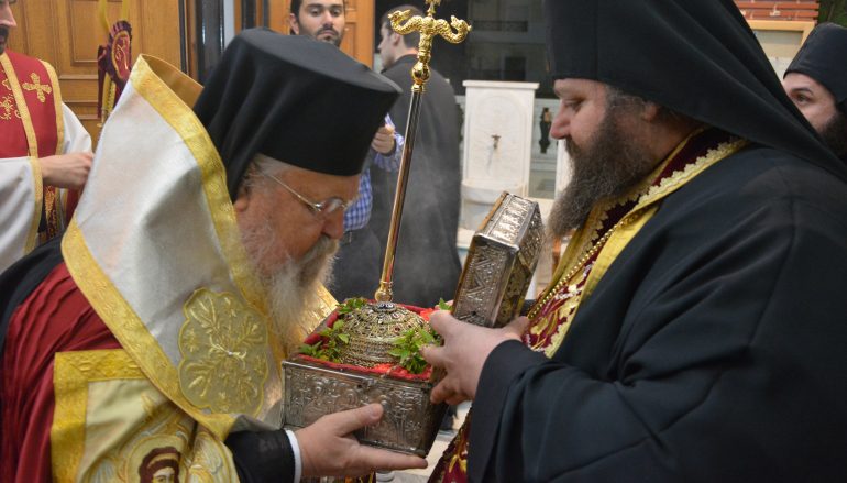Λαμπρή υποδοχή της Κάρας του Αγίου Παρθενίου στον Καρέα (ΦΩΤΟ)