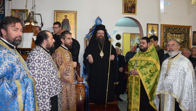 Εσπερινός του Αγ. Νεκταρίου Πενταπόλεως στη Μάνδρα Αττικής (ΦΩΤΟ)