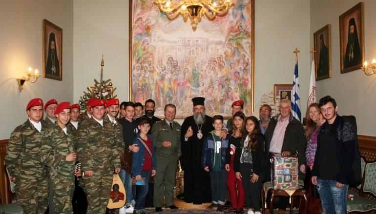 Χριστουγεννιάτικα κάλαντα έψαλλαν στον Μητροπολίτη Ρεθύμνης (ΦΩΤΟ)