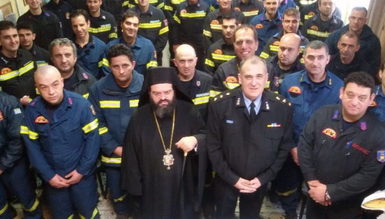 Ο Μητροπολίτης Μαρωνείας στις εγκαταστάσεις της Πυροσβεστικής Υπηρεσίας