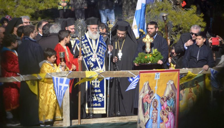 Ο Αγιασμός των Υδάτων στην Ι. Μητρόπολη Ιλίου (ΦΩΤΟ)