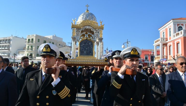 Λιτανεία της Αγίας Εικόνος της Μεγαλόχαρης στην Τήνο (ΦΩΤΟ)