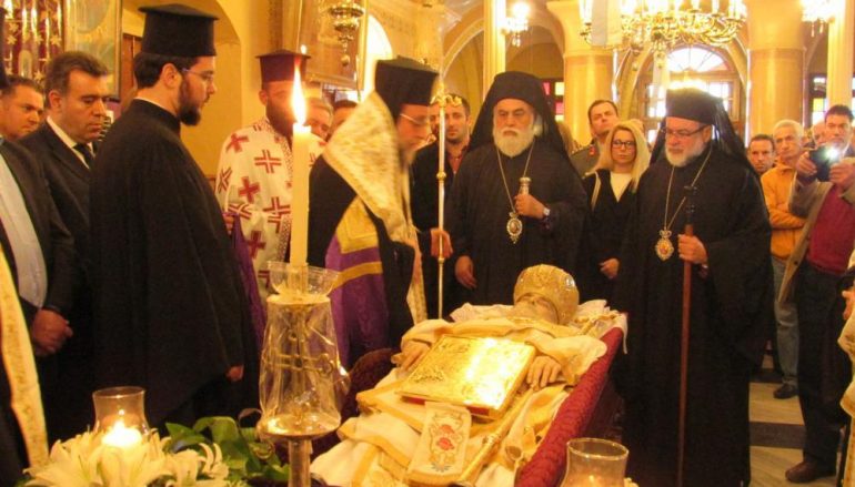 Η Εξόδιος Ακολουθία του Μακαριστού Μητροπολίτη Σύμης Χρυσοστόμου (ΦΩΤΟ)