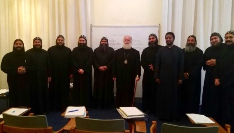 Μοναχοί της Κοπτικής Εκκλησίας μαθαίνουν Ελληνικά