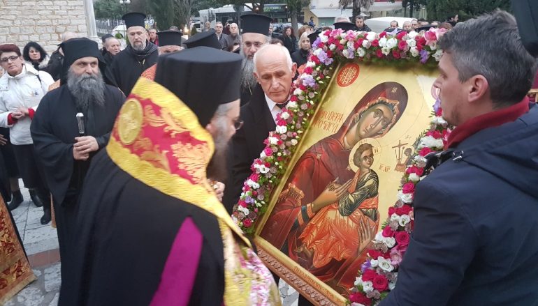 Τα Τρίκαλα υποδέχθηκαν την Εικόνα της Παναγίας «Φοβεράς Προστασίας» (ΦΩΤΟ)