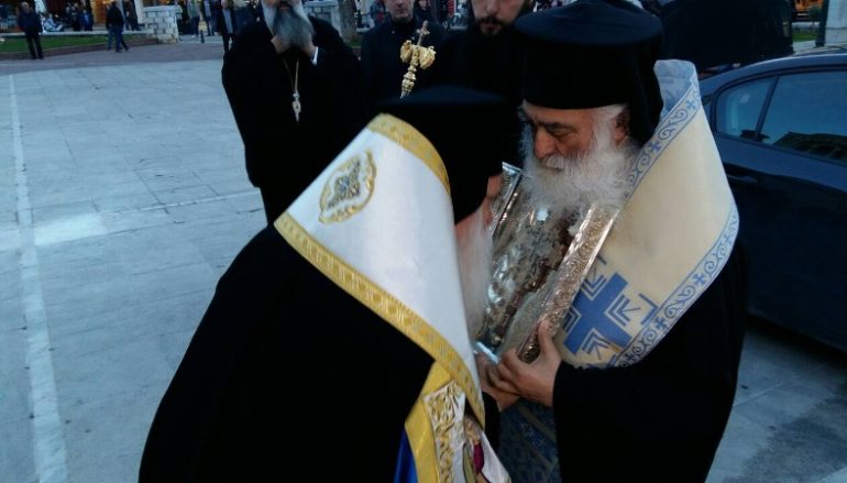 Ο Βόλος υποδέχθηκε τεμάχιο Τιμίου Ξύλου (ΦΩΤΟ)