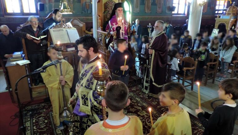 Αρχιερατική Προηγιασμένη για μαθητές στην Ι. Μ. Άρτης (ΦΩΤΟ)