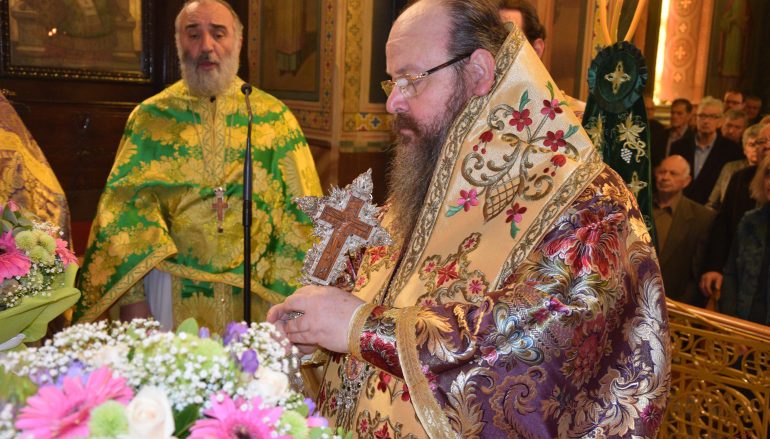 Κυριακή της Σταυροπροσκυνήσεως στην Μάνδρα Αττικής (ΦΩΤΟ)
