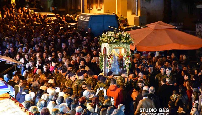 Χιλιάδες πιστοί στον Ι. Ναό Ευγγελιστρίας Ναυπλίου (ΦΩΤΟ)