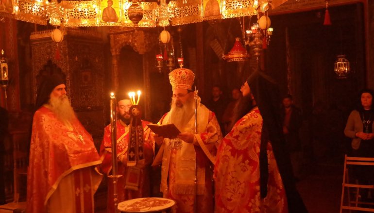 Με Αγρυπνία ύμνησαν την Παναγία τα Αγιοβάδιστα Μετέωρα (ΦΩΤΟ)
