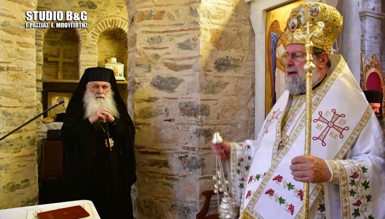 Εσπερινός της Ζωοδόχου Πηγής στην Ι. Μονή Αγίας Μονής Ναυπλίου (ΦΩΤΟ)