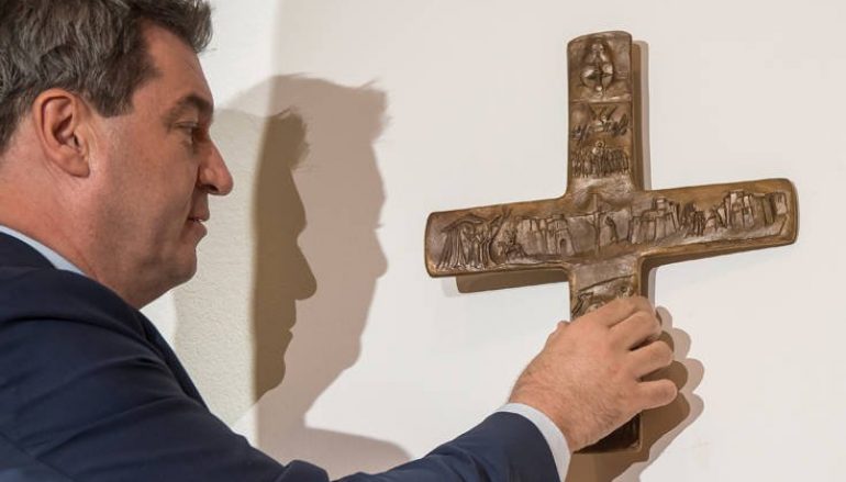 Επαναφέρουν τον Σταυρό σε όλα τα κυβερνητικά κτήρια της Βαυαρίας