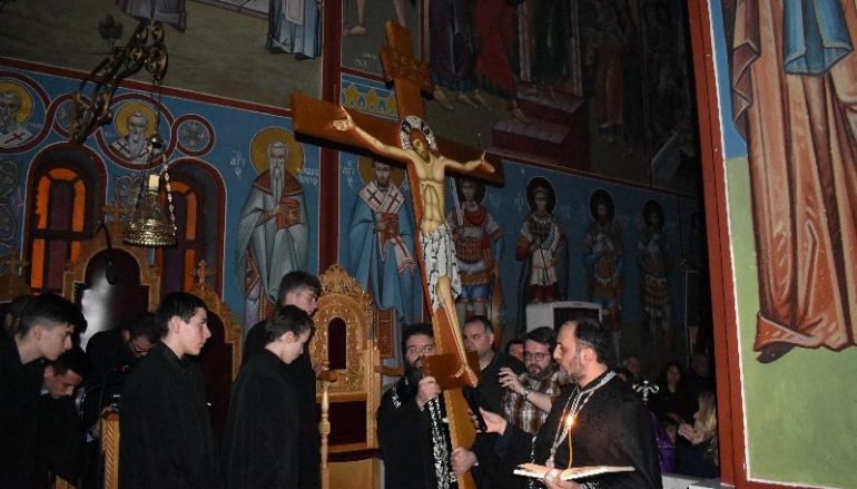 Τα Άχραντα Πάθη στην Ι. Μητρόπολη Μαρωνείας (ΦΩΤΟ)