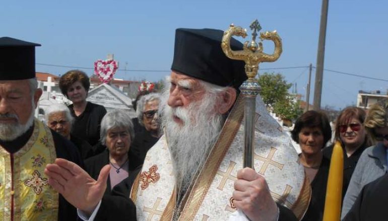 Μητροπολίτης Ηλείας για Ρομά: «Εμείς τους βοηθάμε κι αυτοί μας κλέβουν!»