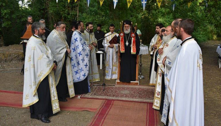 Αρχιερατικός Εσπερινός του Αγ. Θεοφάνους Επισκόπου Περιθεωρίου (ΦΩΤΟ)