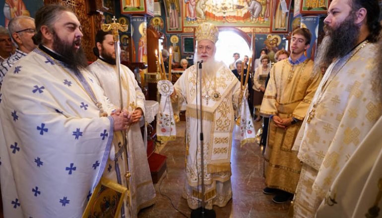 Η εορτή του Αγίου Πνεύματος στην Ι. Μητρόπολη Βεροίας (ΦΩΤΟ)