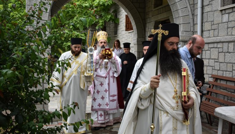 Εγκαίνια Ναού από τον Μητροπολίτη Σταγών Θεόκλητο (ΦΩΤΟ)
