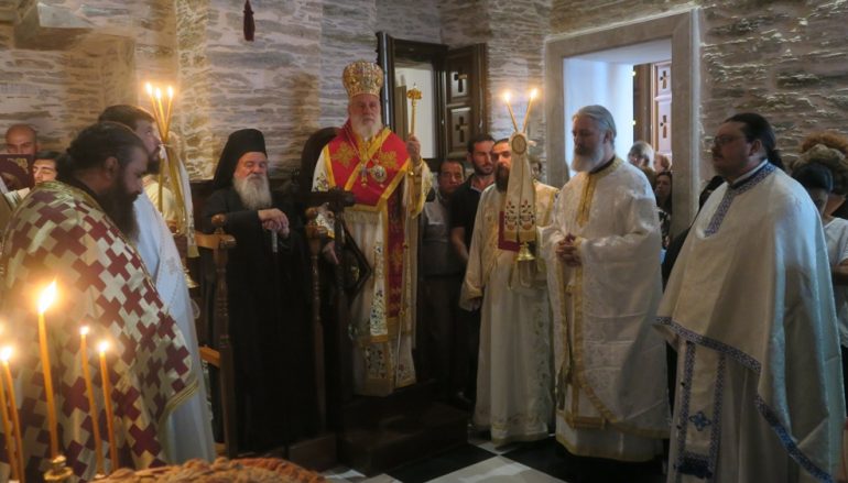 Ο Μητροπολίτης Σύρου στην Ι. Μονή Αγίας Μαρίνης Άνδρου (ΦΩΤΟ)
