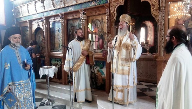 Ο Μητροπολίτης Χαλκίδος στην Καστέλα Ψαχνών (ΦΩΤΟ)