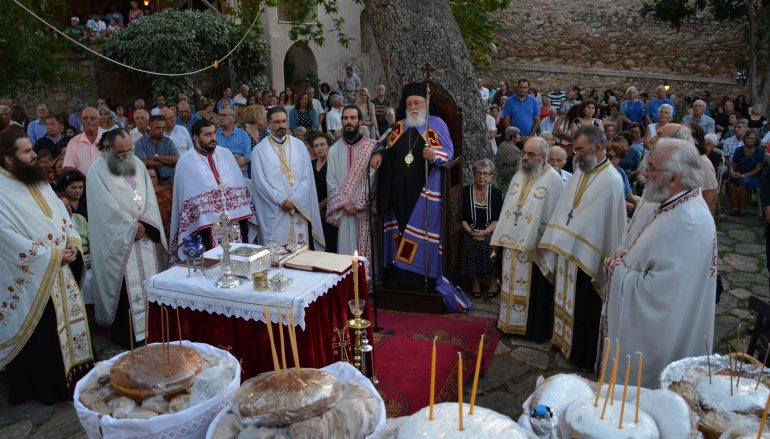 Αρχιερατικός Εσπερινός της Μεταμορφώσεως του Σωτήρος στην Ι. Μ. Λουκούς (ΦΩΤΟ)