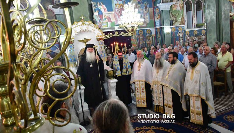 Εσπερινός της Τιμίας Ζώνης της Παναγίας στη Νέα Τίρυνθα (ΦΩΤΟ)