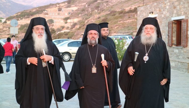 Πολυαρχιερατικός Εσπερινός για τον Άγιο Αρσένιο στην Πάρο (ΦΩΤΟ)