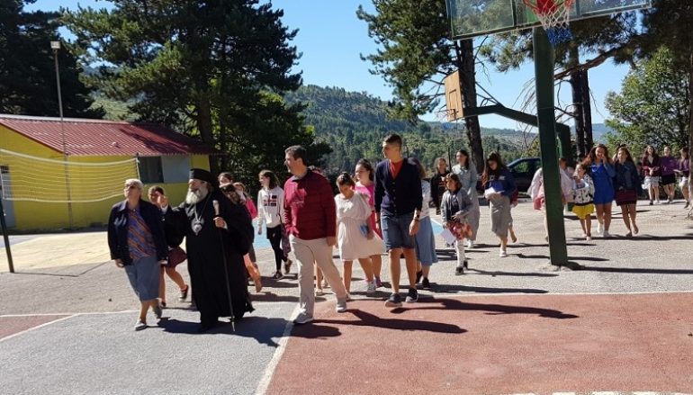 Επίσκεψη του Μητροπολίτη Μάνης στην κατασκήνωση κοριτσιών (ΦΩΤΟ)