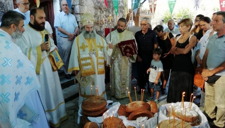 Αρχιερατική Θεία Λειτουργία στον Ι. Ν. Κοιμήσεως της Θεοτόκου Πασσαβά (ΦΩΤΟ)