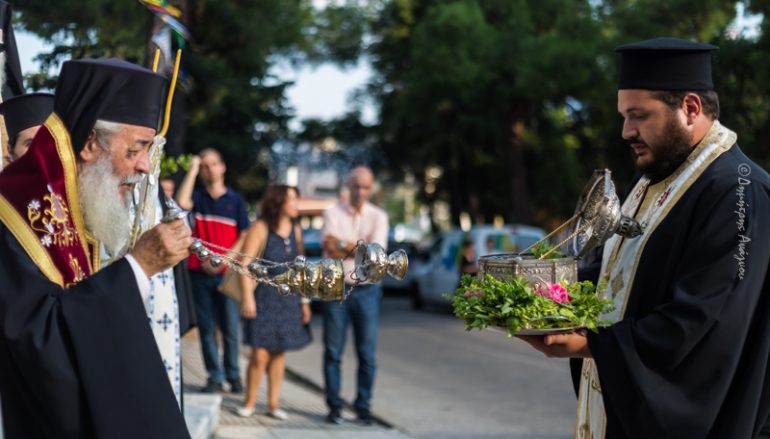 Η Λαμία υποδέχθηκε το Λείψανο του Προστάτου της Αγ. Αποστόλου Λουκά (ΦΩΤΟ)