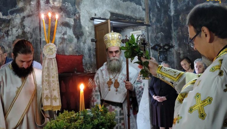 Η Ύψωσις του Τιμίου Σταυρού στην Ενορία Μουχουστίου Πλάκας Άρτης (ΦΩΤΟ)