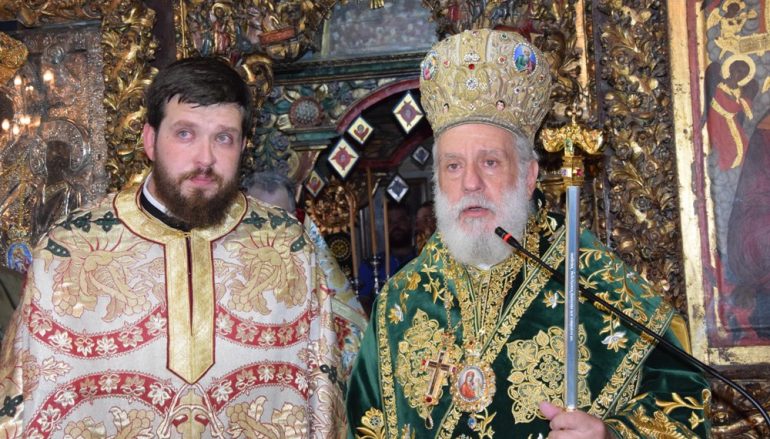 Χειροτονία Πρεσβυτέρου από τον Μητροπολίτη Σύρου (ΦΩΤΟ)