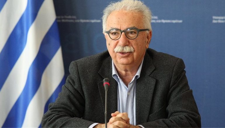 «Πόλεμος» Γαβρόγλου – θεολόγων με πειθαρχικές διώξεις για τα Θρησκευτικά