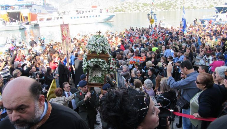 Λαοθάλασσα πιστών στην πανήγυρη του Πανορμίτη στη Σύμη (ΦΩΤΟ)