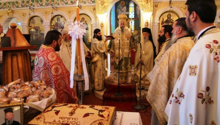 Ο Μητροπολίτης Ναυπάκτου Ιερόθεος στην Χούνη