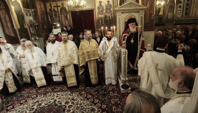 Αρχιεπίσκοπος: “Χριστούγεννα χωρίς Χριστό στην ψυχή μας είναι φτώχεια”