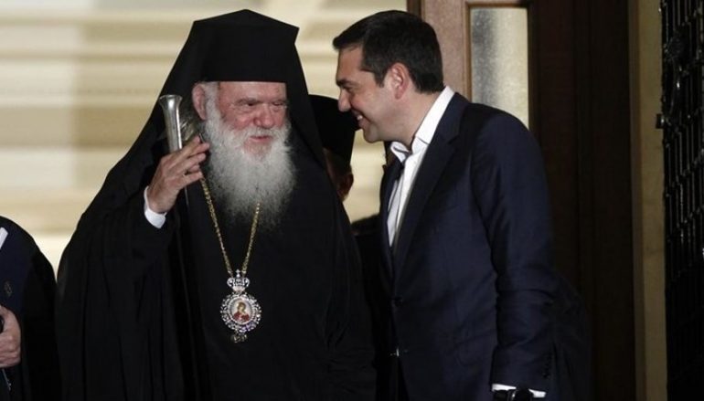 Ουδέποτε ο Αρχιεπίσκοπος συνεχάρη τον Πρωθυπουργό για τη Συμφωνία των Πρεσπών