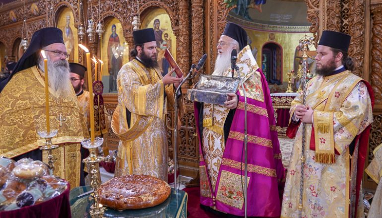 Η αλλαγή του χρόνου στον κατάμεστο I. Nαό Aγίου Αντωνίου Βεροίας