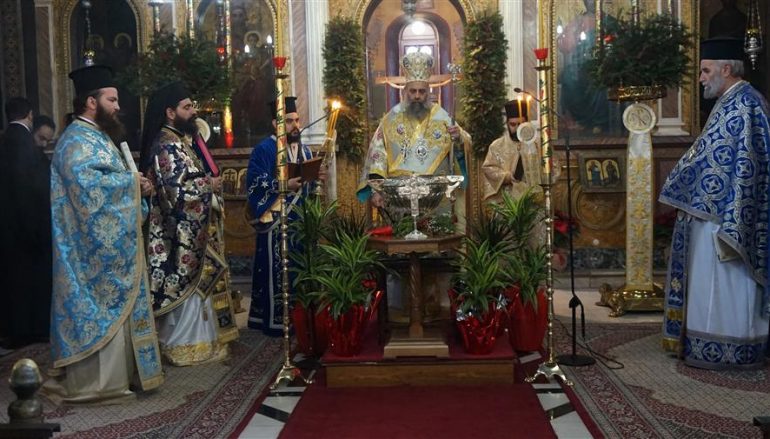 Η εορτή των Θεοφανείων στην χιονισμένη Καρδίτσα